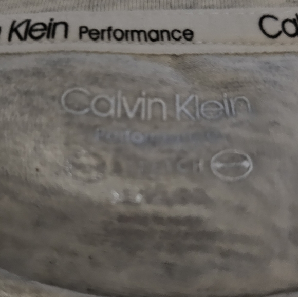 Calvin Klein Performance Crop Top - Picture 3 of 3